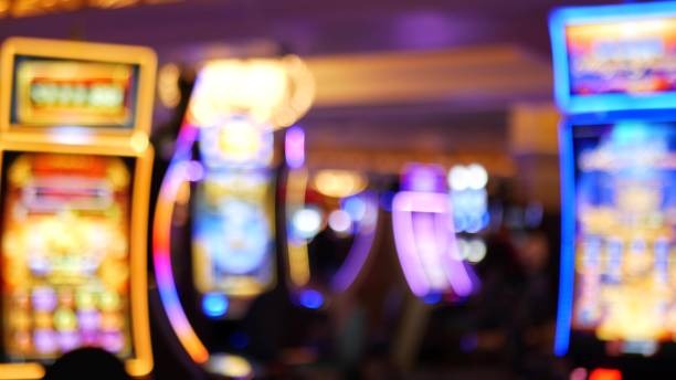 leo78 mobile app interface showing slot games and live casino options